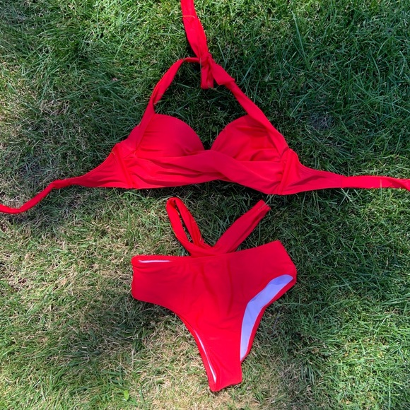 Twist Front Push Up Bikini Swimsuit - Picture 2 of 5